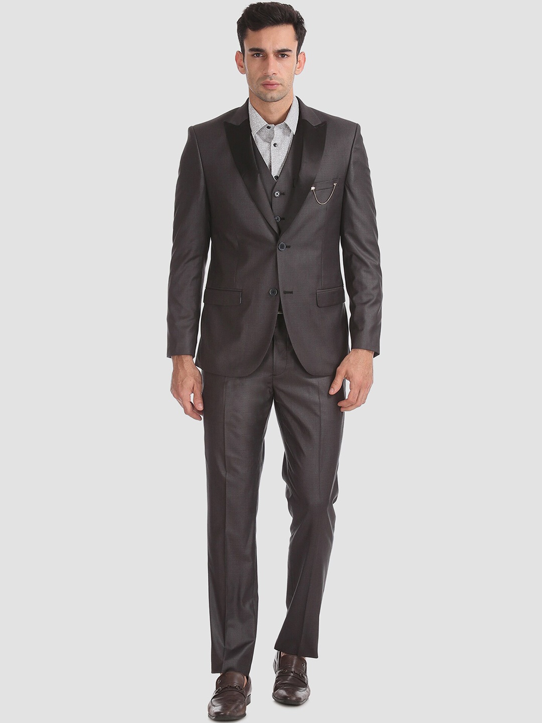 

Arrow Men Grey Solid Single-Breasted Formal Three-Piece Suit