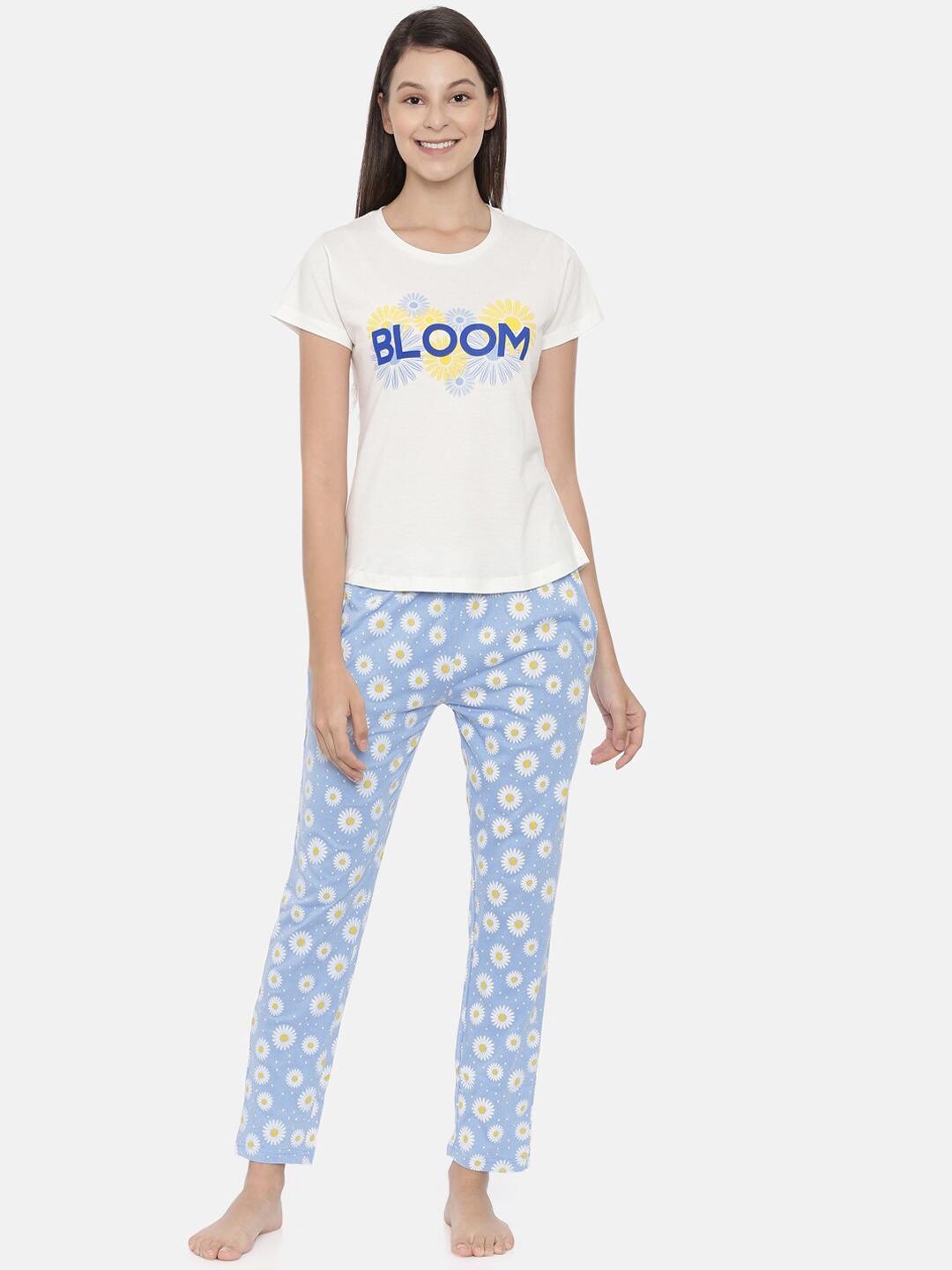 Curare Women White & Blue Printed Night Suit