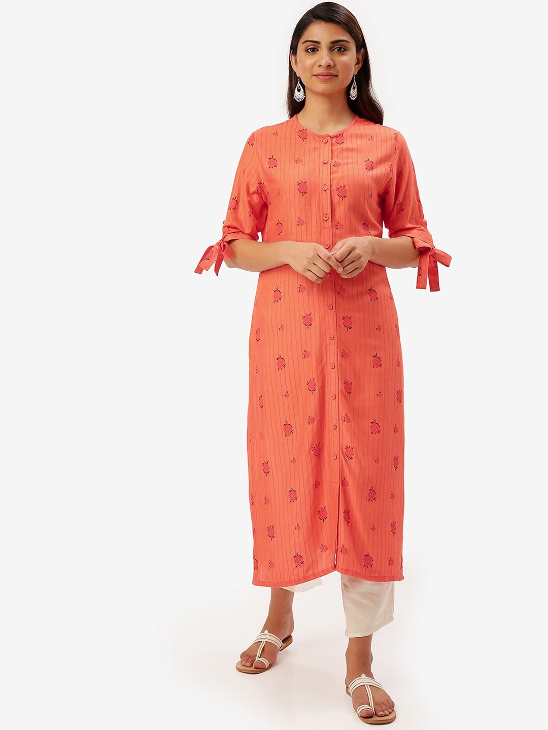 

Saaki Women Orange Floral Printed Straight Kurta