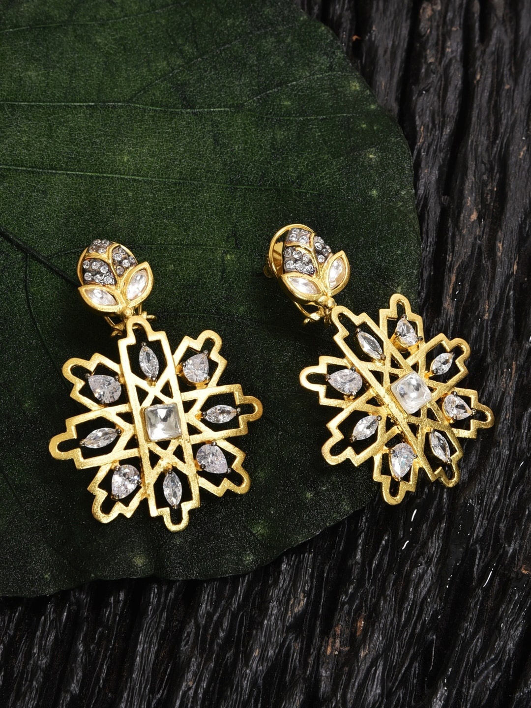 

MIDASKART Gold-Toned Contemporary Drop Earrings