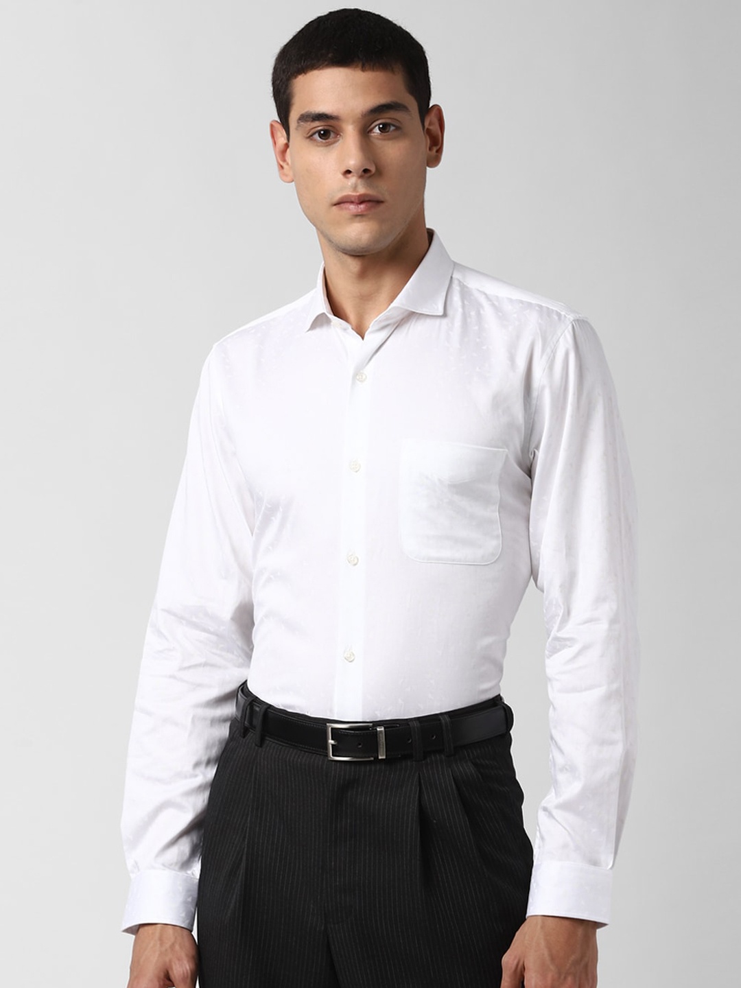 

Peter England Men White Slim Fit Solid Formal Shirt