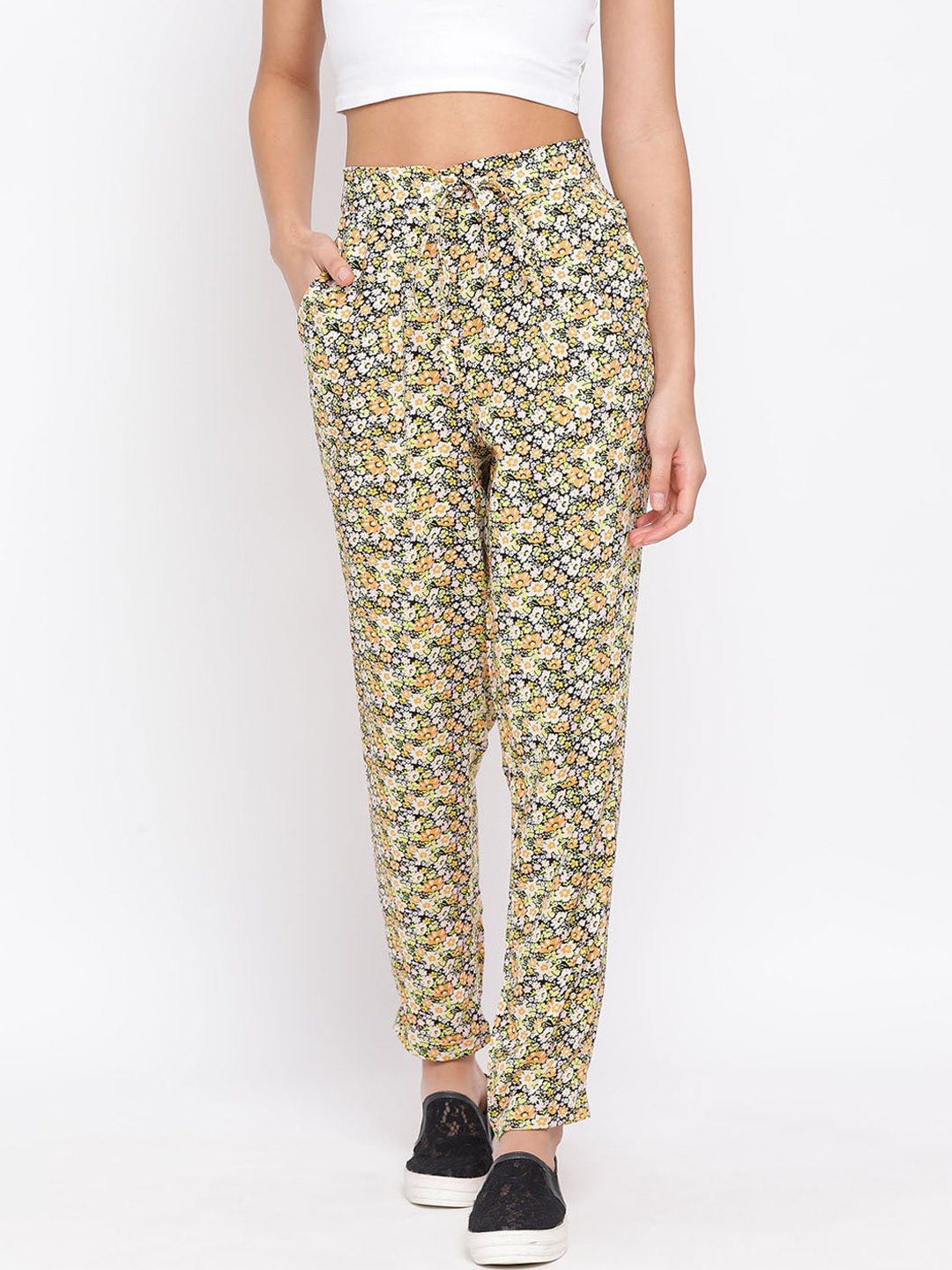

Oxolloxo Women Yellow Regular Fit Printed Regular Trousers