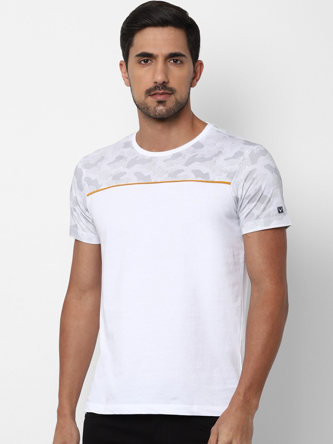 

Allen Solly Sport Men White Printed Round Neck Pure Cotton T-shirt