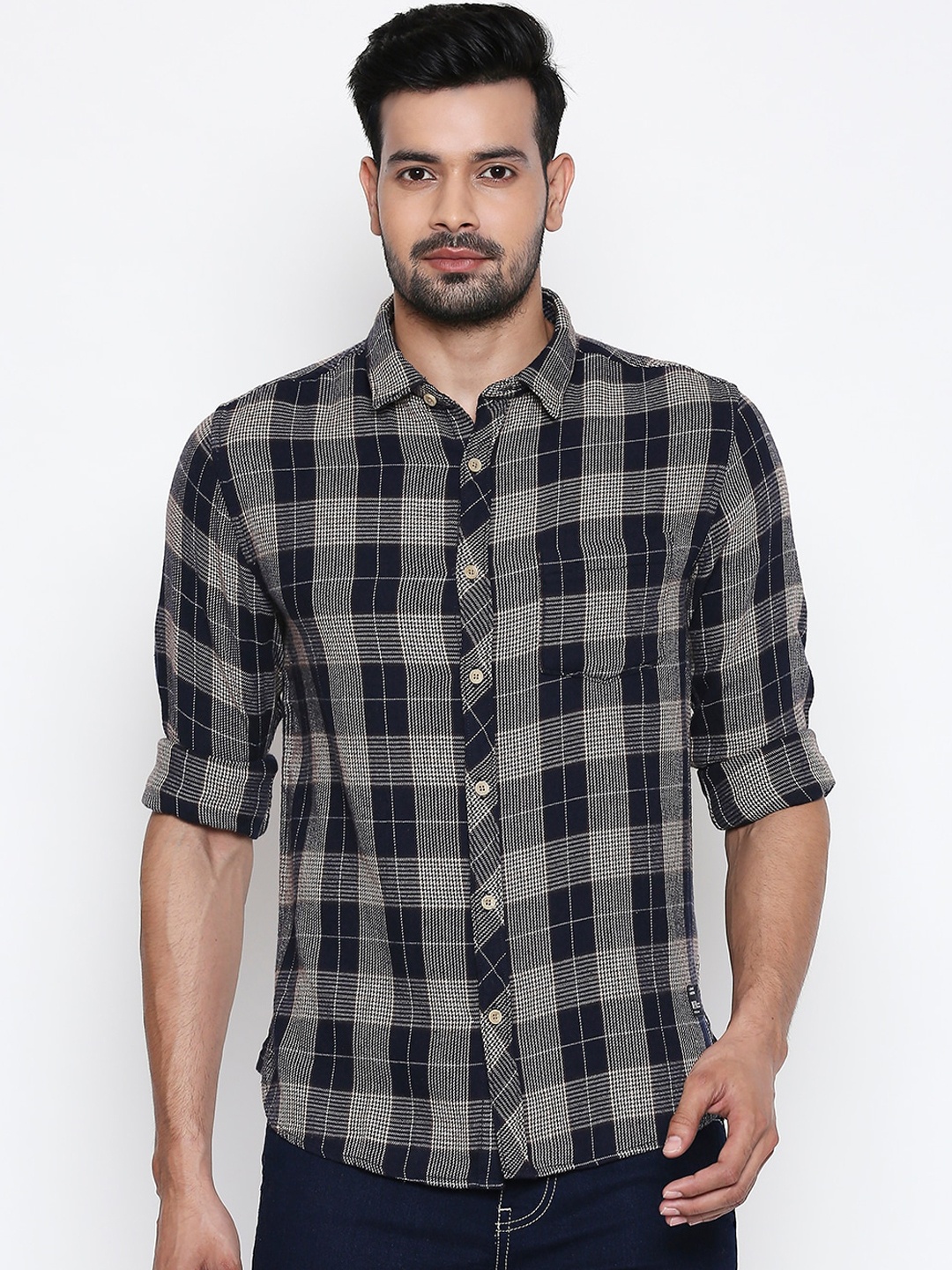 

People Men Navy Blue Slim Fit Checked Casual Shirt