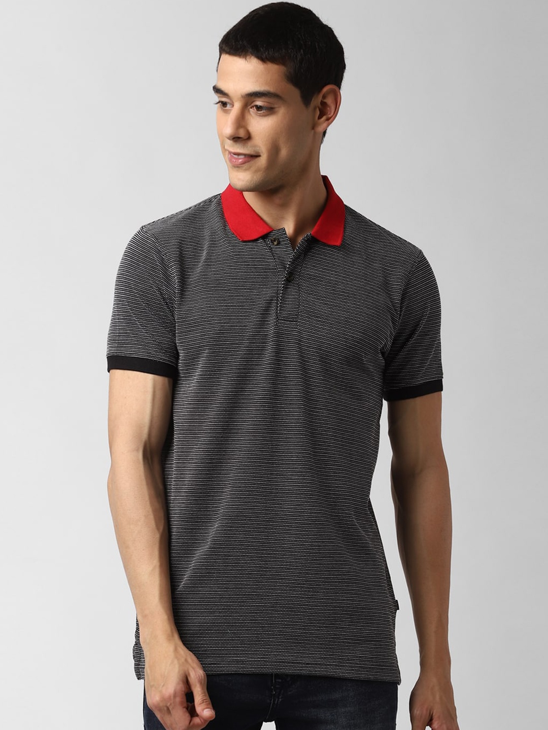 

Peter England Casuals Men Grey Solid Polo Collar T-shirt