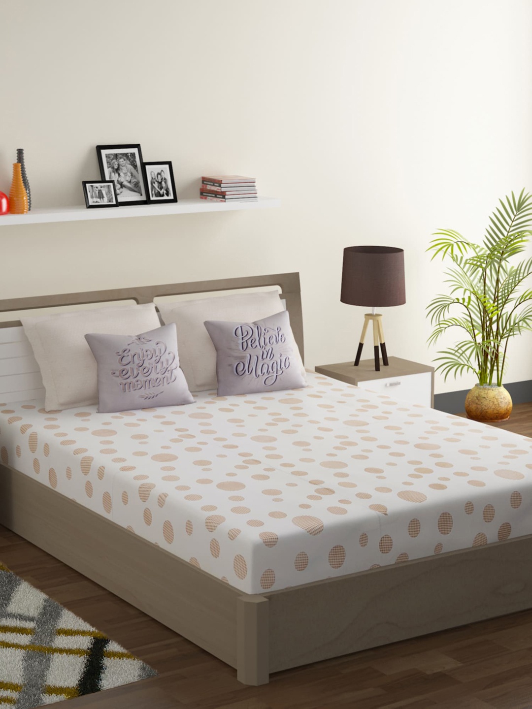 

SWAYAM White & Orange Geometric 210 TC Cotton 1 Queen Bedsheet with 2 Pillow Covers