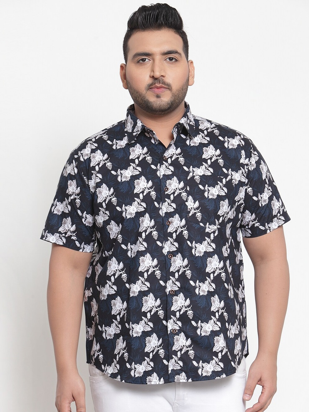 

plusS Men Navy Blue & Off-White Regular Fit Printed Casual Shirt