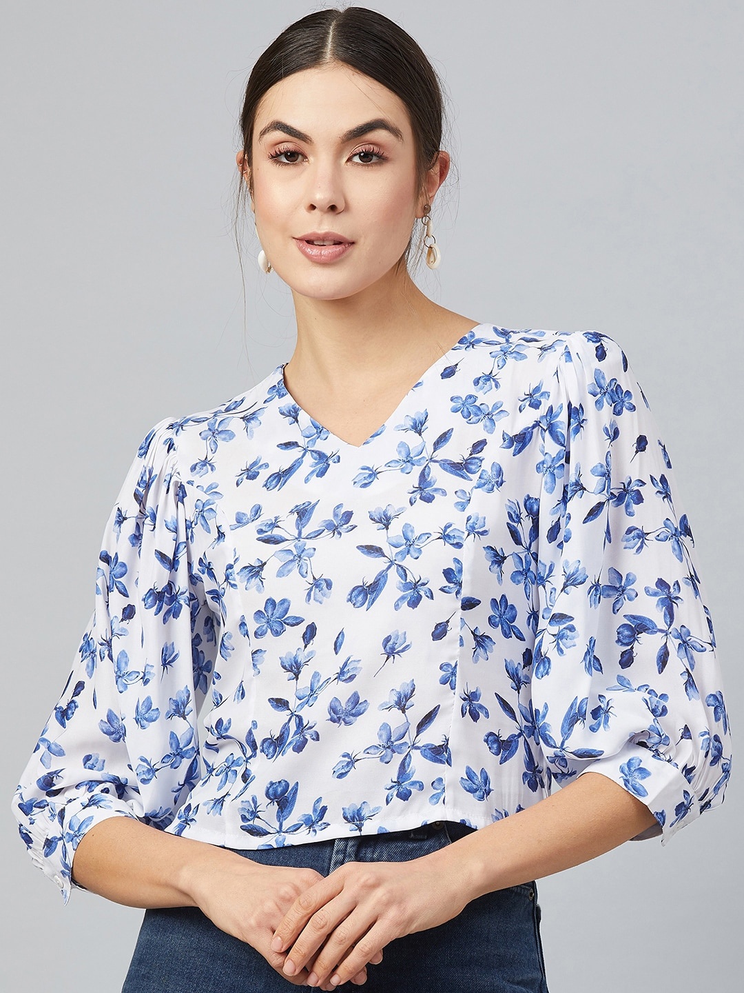 

Carlton London Women White & Blue Floral Printed Crop Top