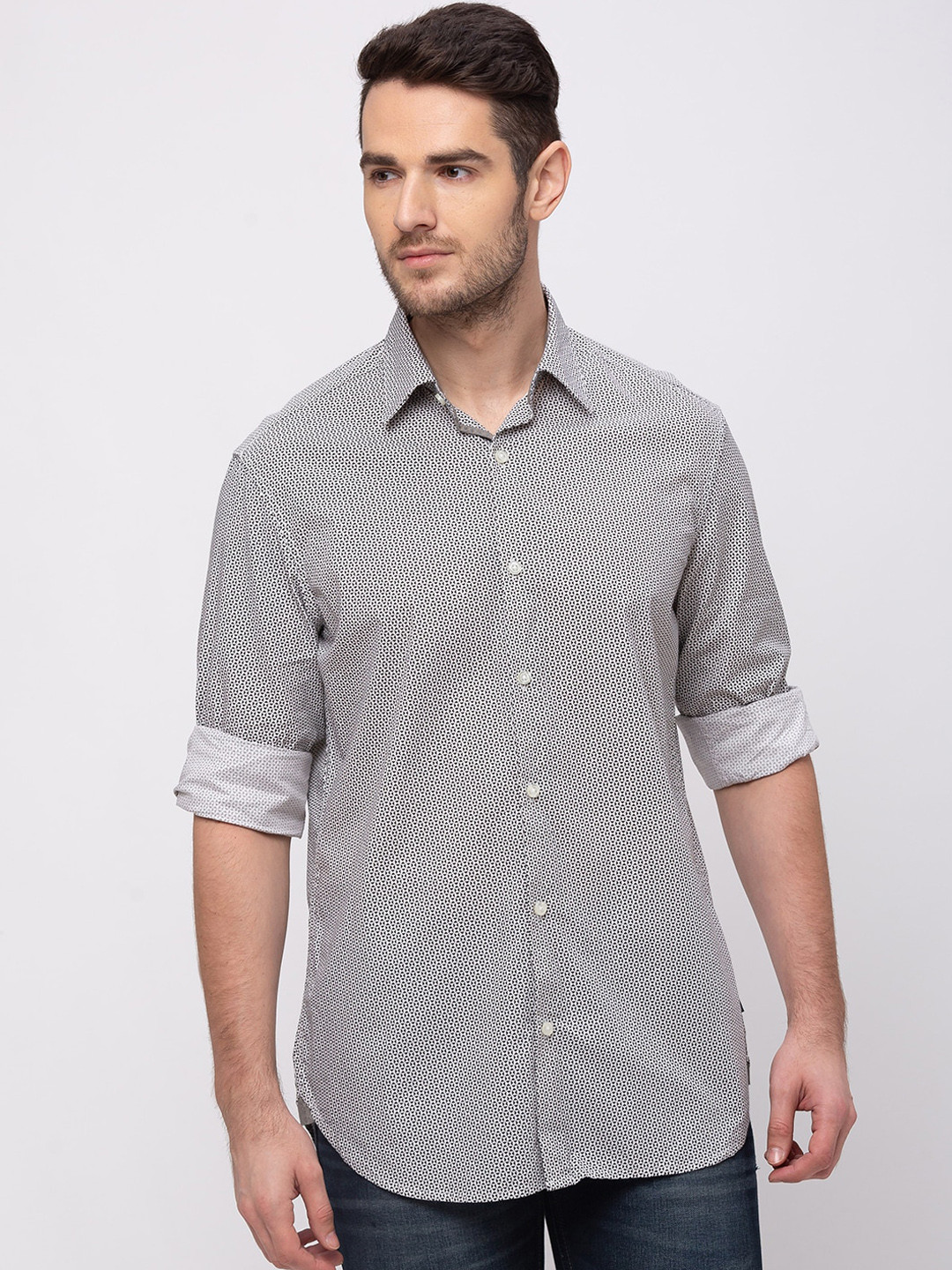 

Kenneth Cole Men White & Black Slim Fit Printed Casual Shirt