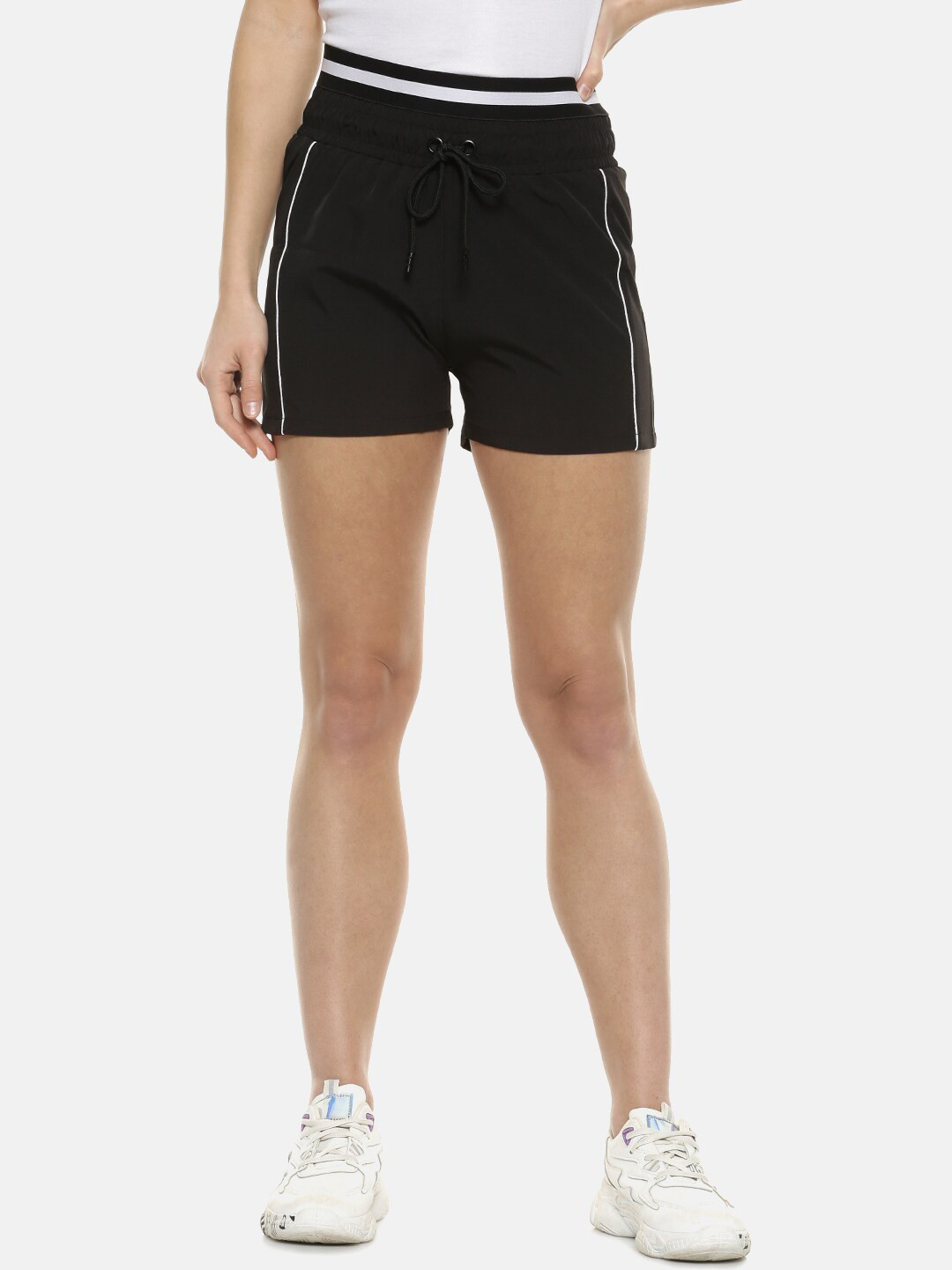 

Campus Sutra Women Black Solid Regular Fit Regular Shorts