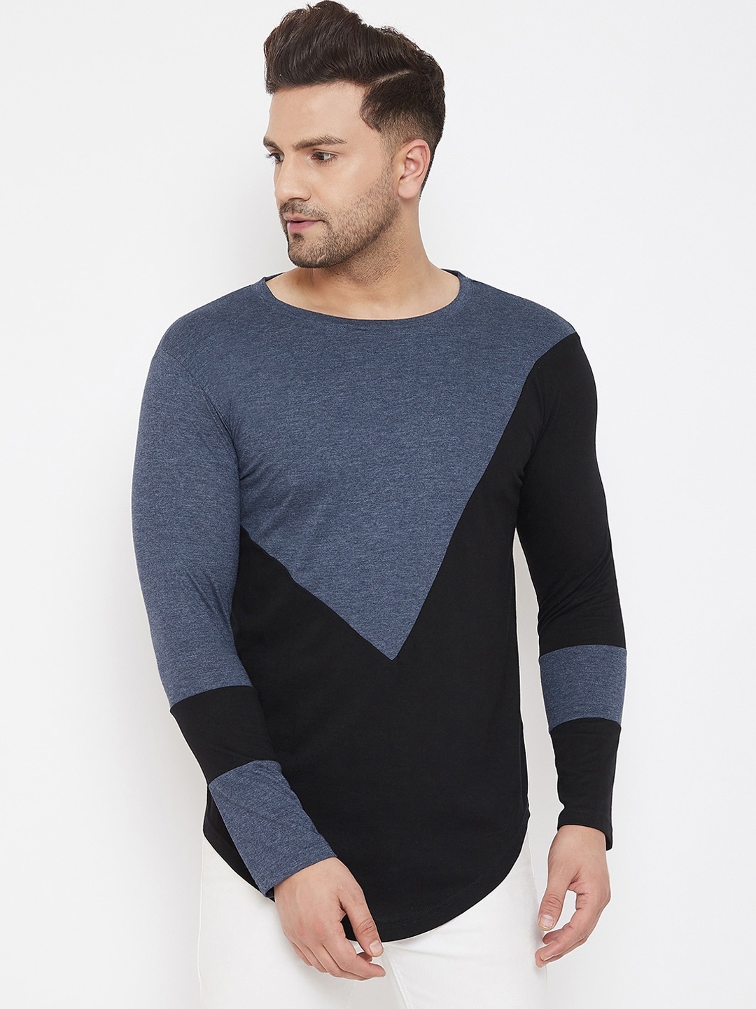

Hypernation Men Black & Navy Blue Colourblocked Round Neck T-shirt