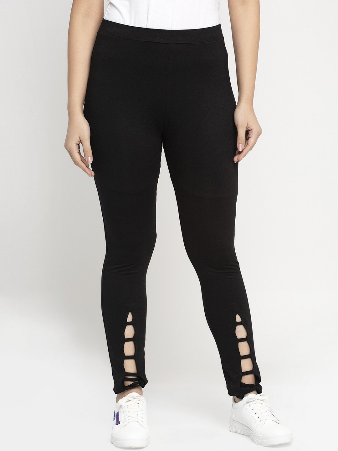 

DOOR74 Women Black Solid Ankle-Length Leggings