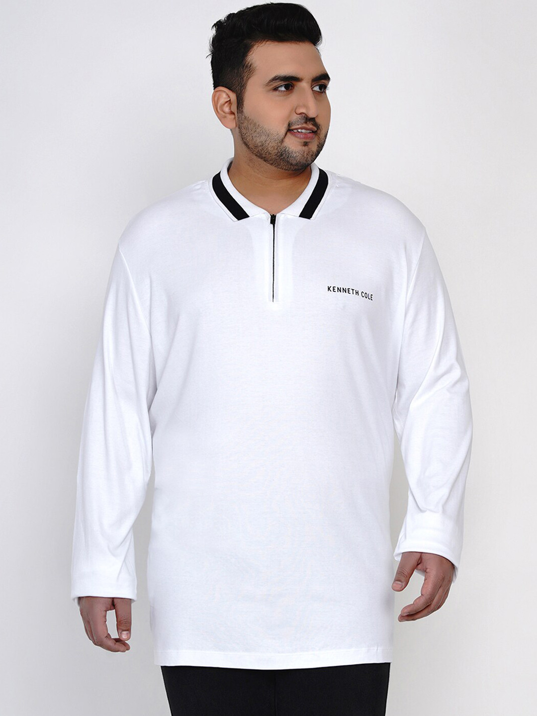 

Santonio Men White Solid V-Neck T-shirt
