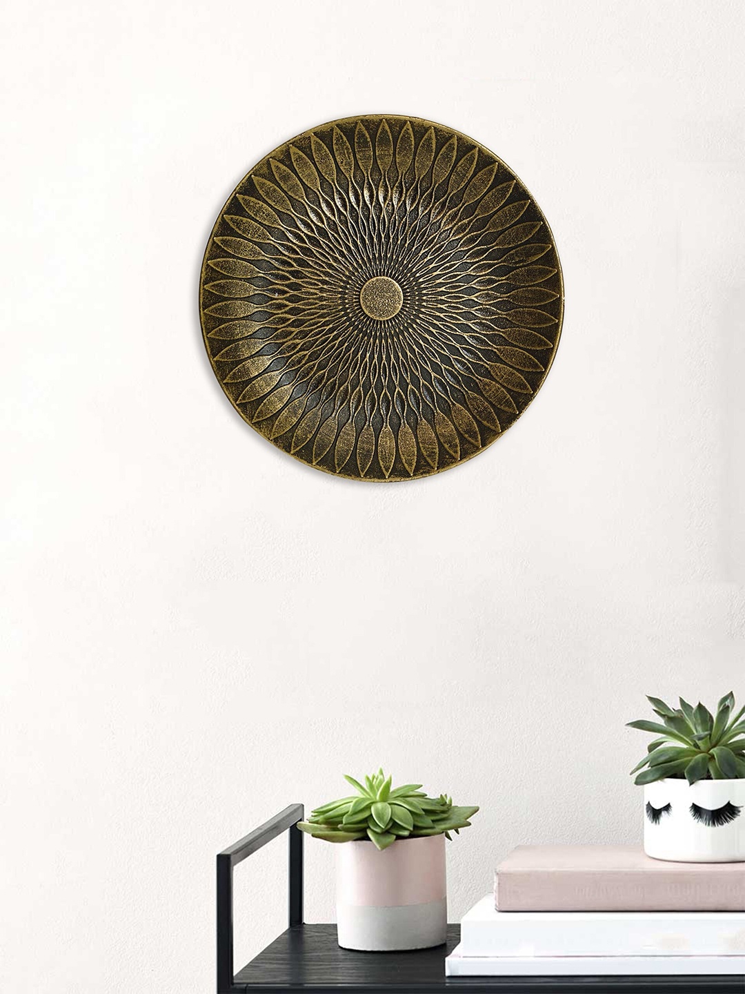 Art Street Brown Textured Round Wall Plate Decor