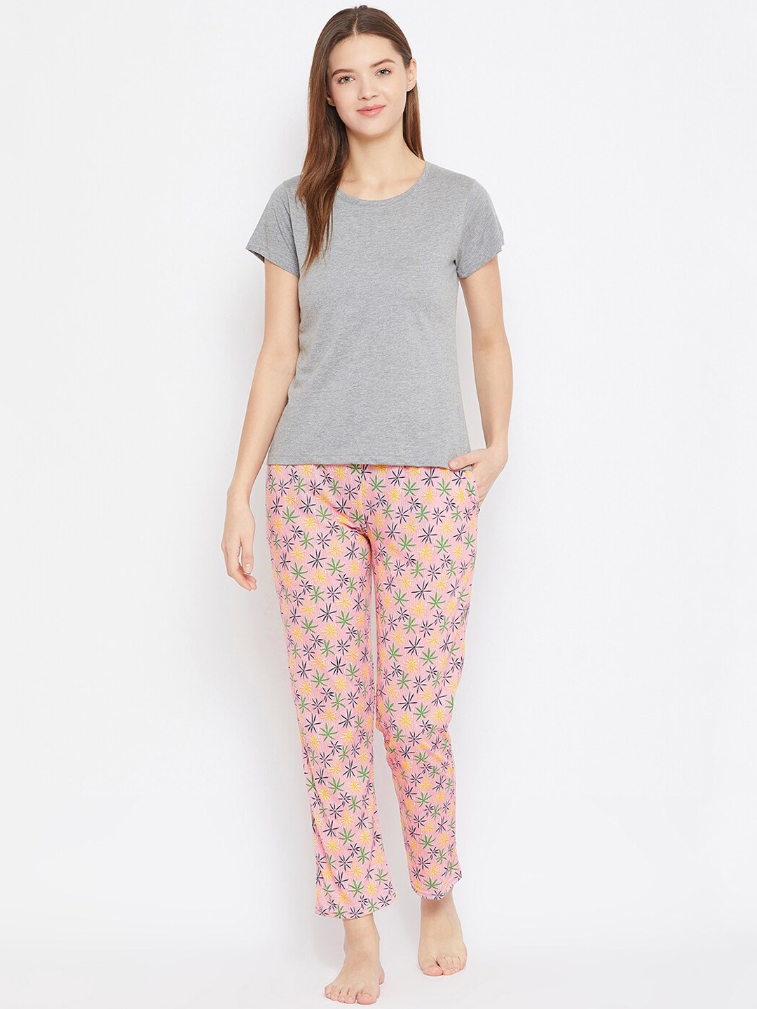 

Clovia Women Grey & Pink Printed Night Suit