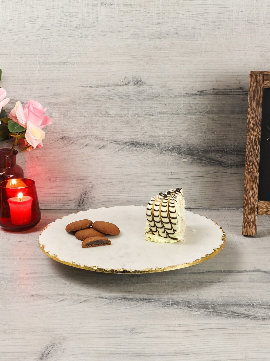 

NikkisPride White & Gold-Coloured Rotating Cake Stand
