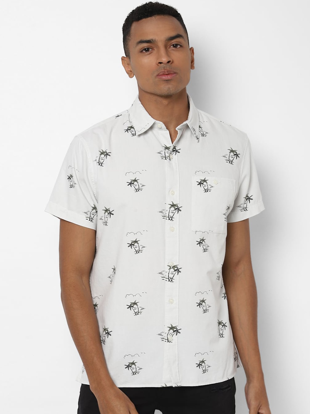 

AMERICAN EAGLE OUTFITTERS Men White & Black Slim Fit Printed Casual Shirt