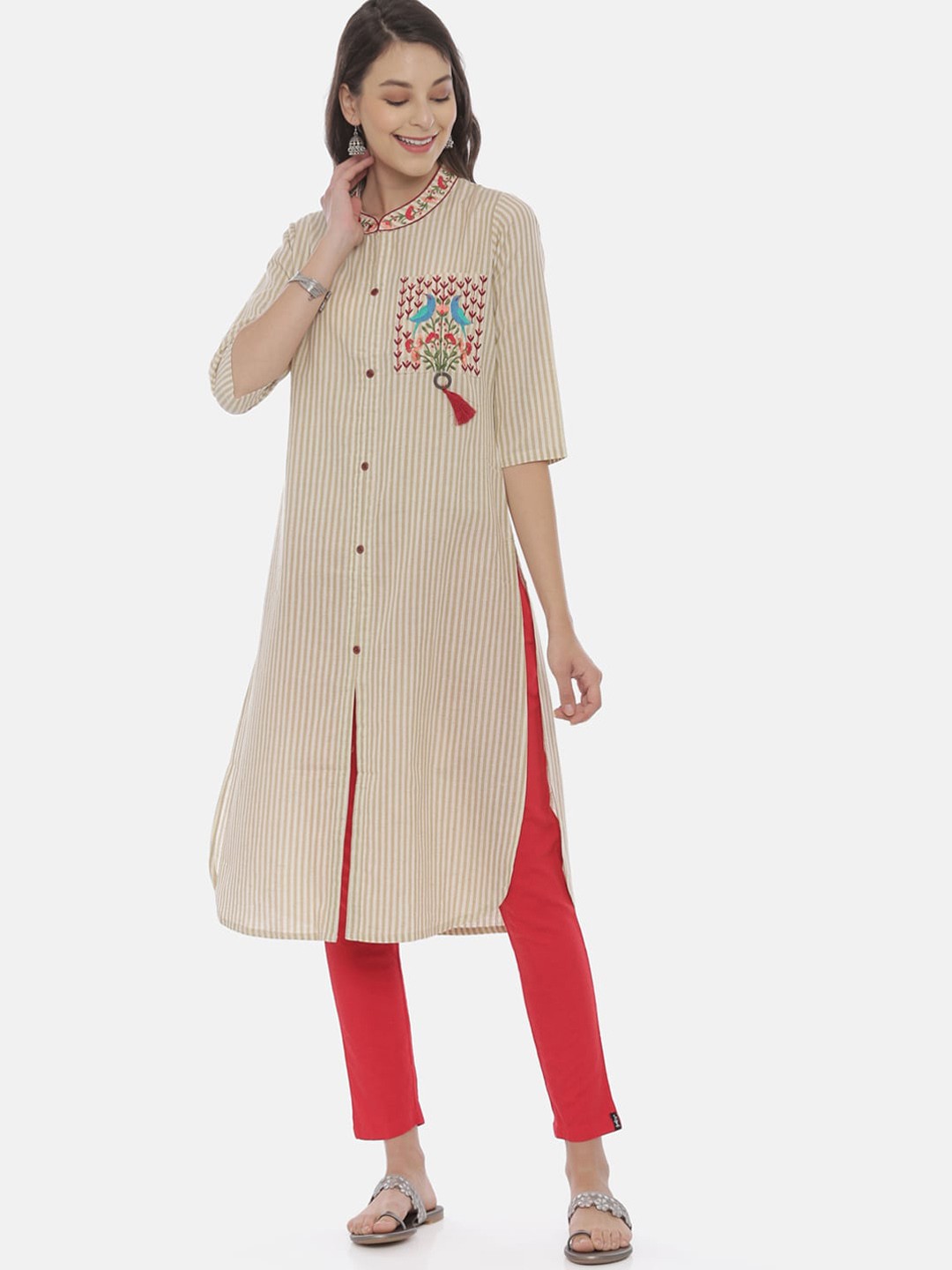 

Neerus Women Cream-Coloured & White Embroidered Straight Kurta