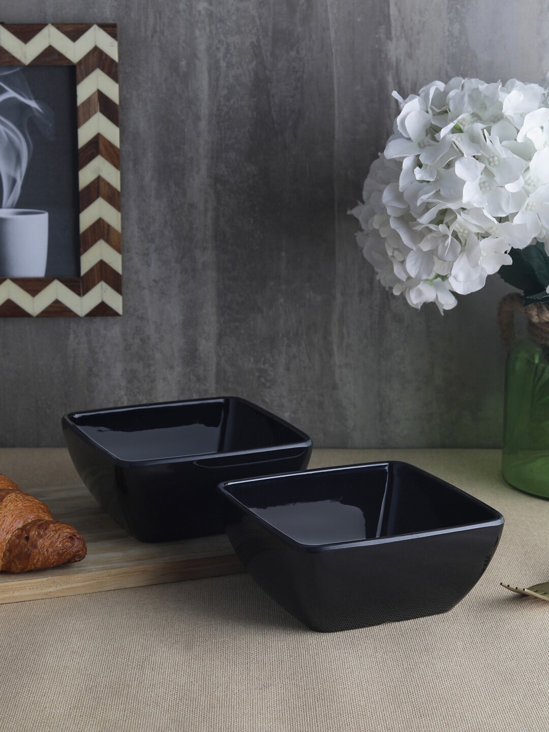 

Servewell Black Solid Set of 2 Square Serving Bowls