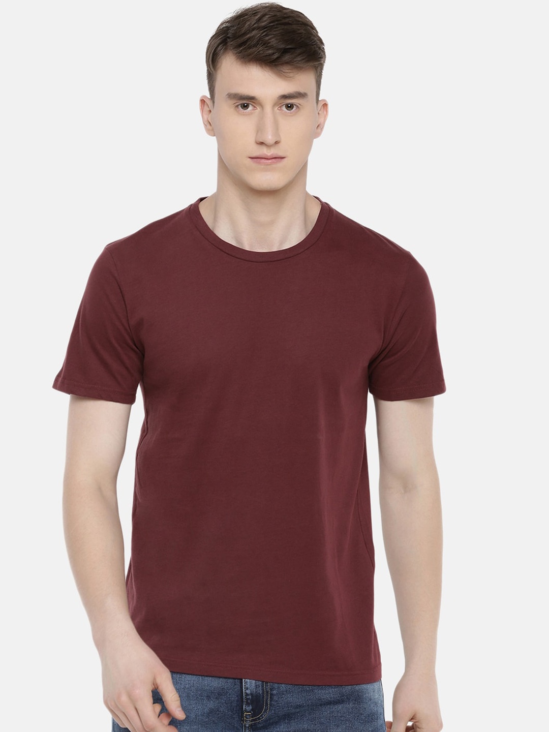 

Celio Men Maroon Solid Round Neck T-shirt