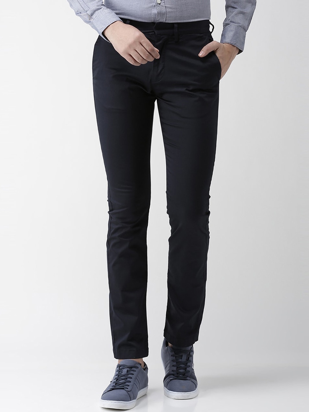 

Celio Men Navy Blue Slim Fit Solid Chinos