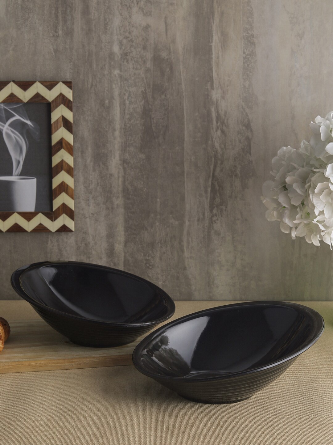 

Servewell Black Solid Set of 2 Slant Serving Bowls