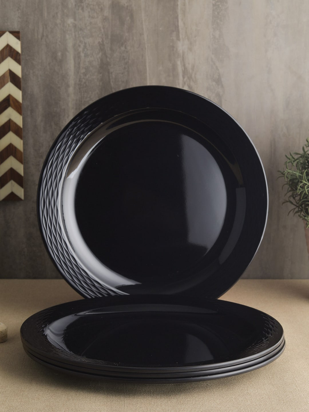 

Servewell Black Set Of 4 Melamine Plates