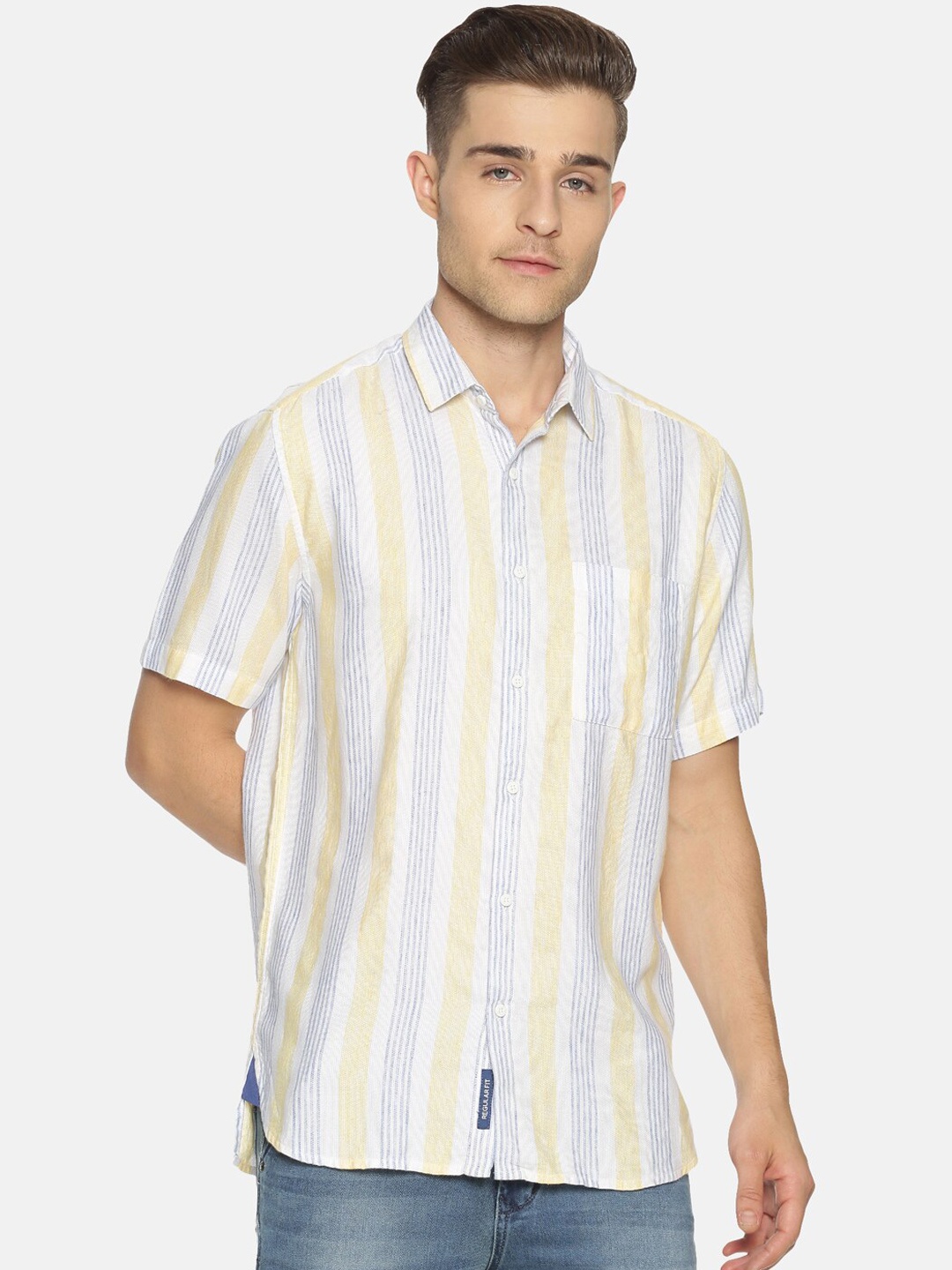 

Bene Kleed Men White & Yellow Regular Fit Striped Casual Shirt