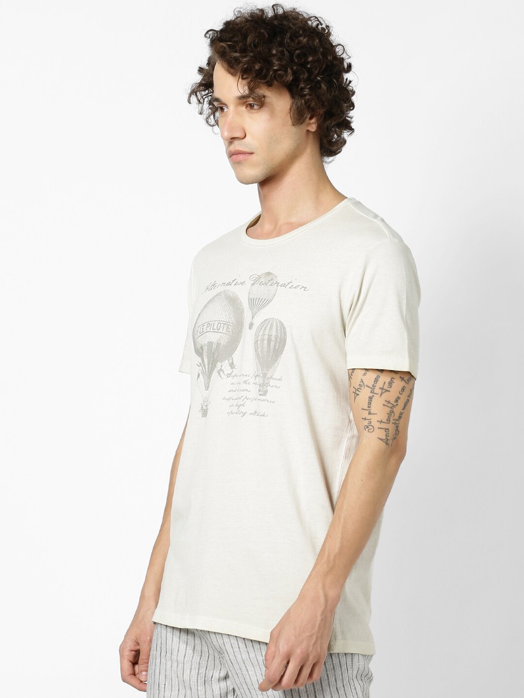 

Celio Men Cream-Coloured Printed Cotton Round Neck Pure Cotton T-shirt