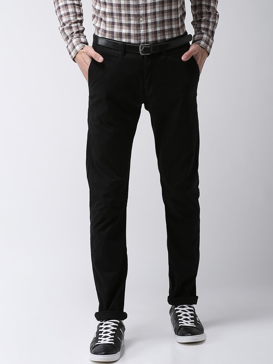 

Celio Men Black Straight Fit Solid Chinos