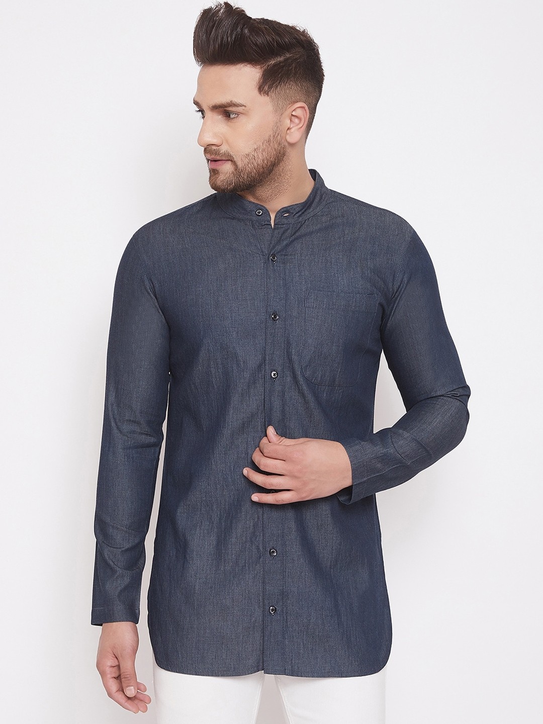 

Hypernation Men Navy Blue Regular Fit Solid Casual Shirt