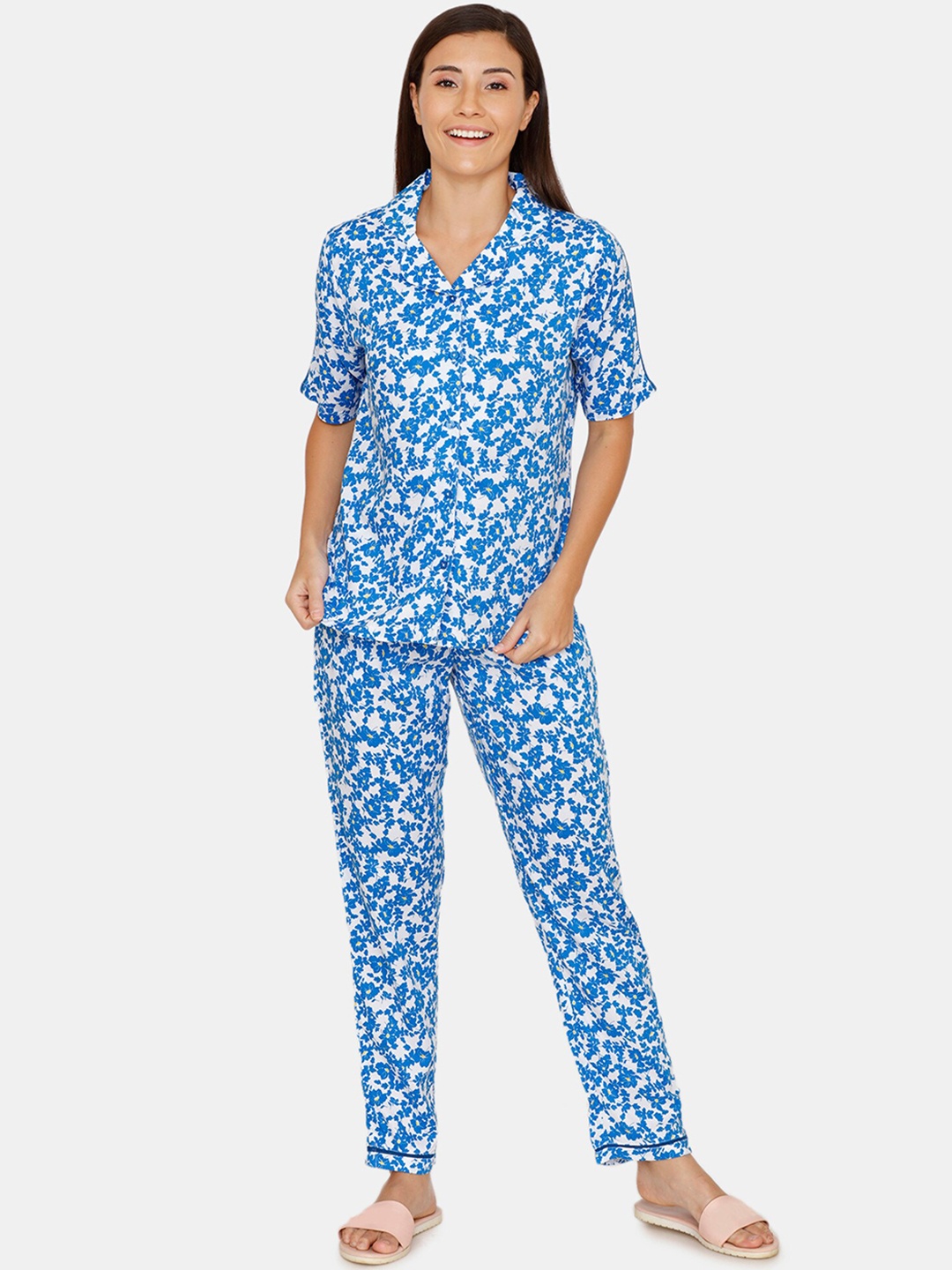 

Zivame Women Blue & White Floral Print Nightsuit