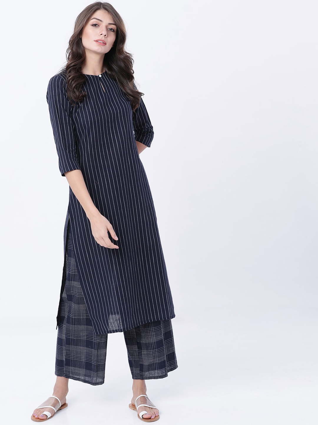 

Vishudh Women Navy Blue Striped Straight Kurta