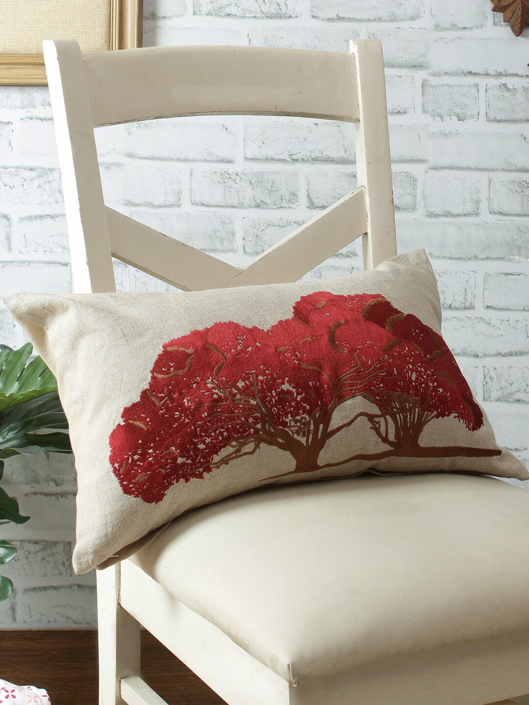 

REME Beige & Red Set of Single Embroidered Rectangle Cushion Covers