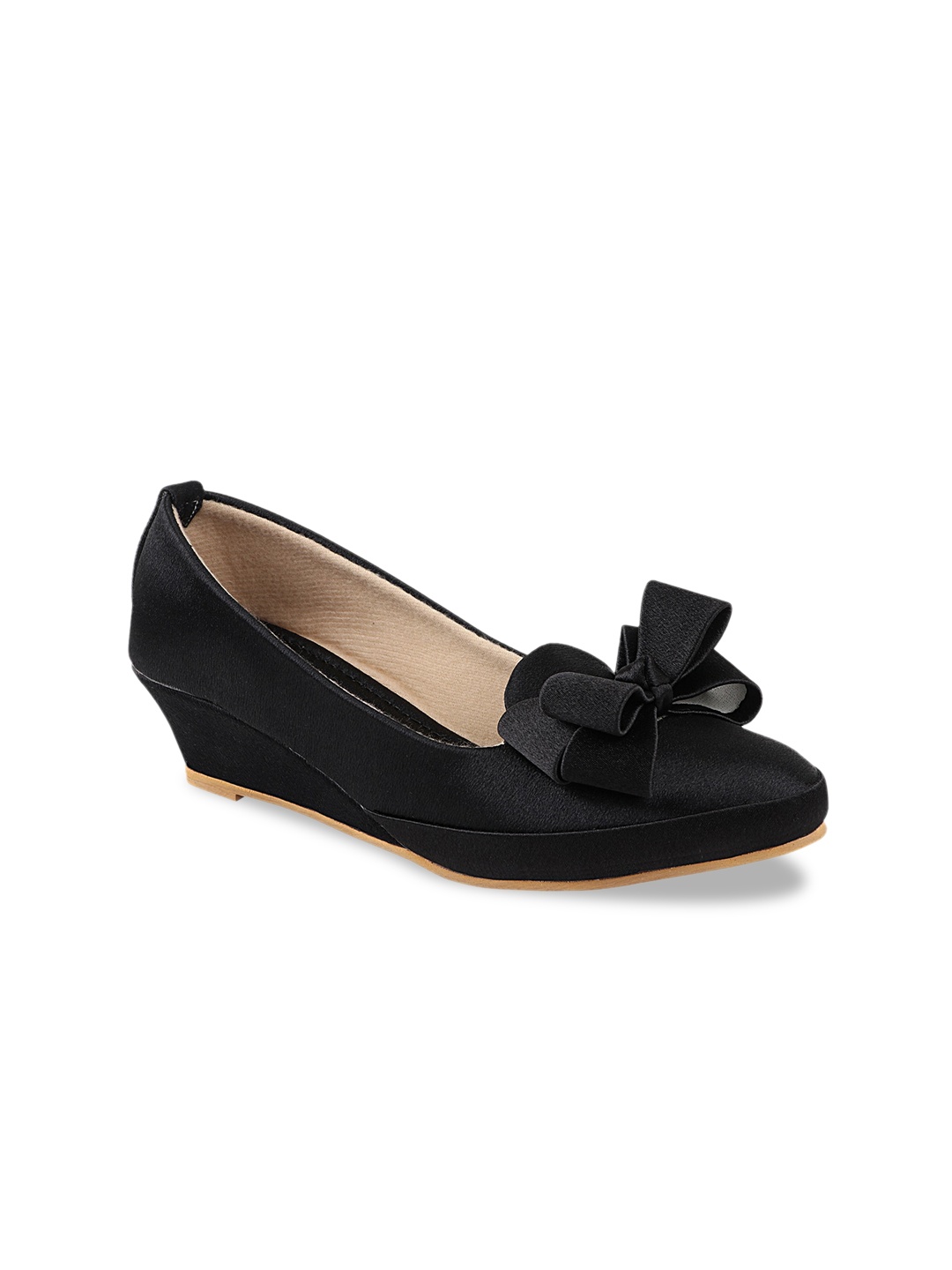 

Shoetopia Women Black Solid Pumps