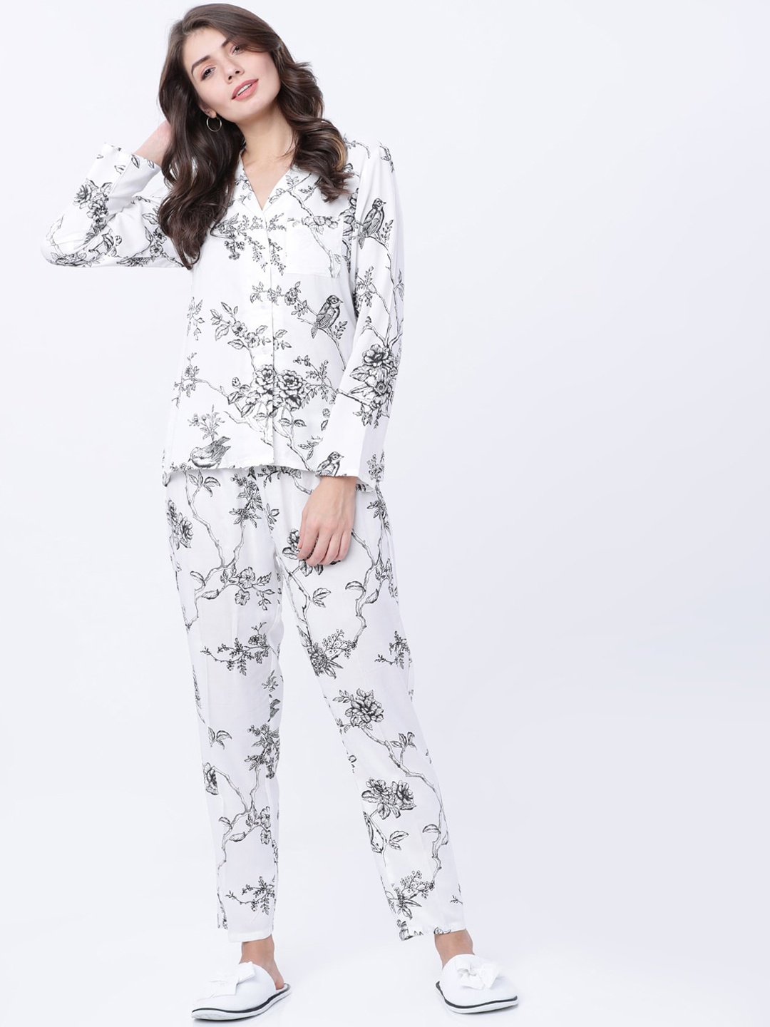 

Tokyo Talkies Women White & Black Printed Night suit