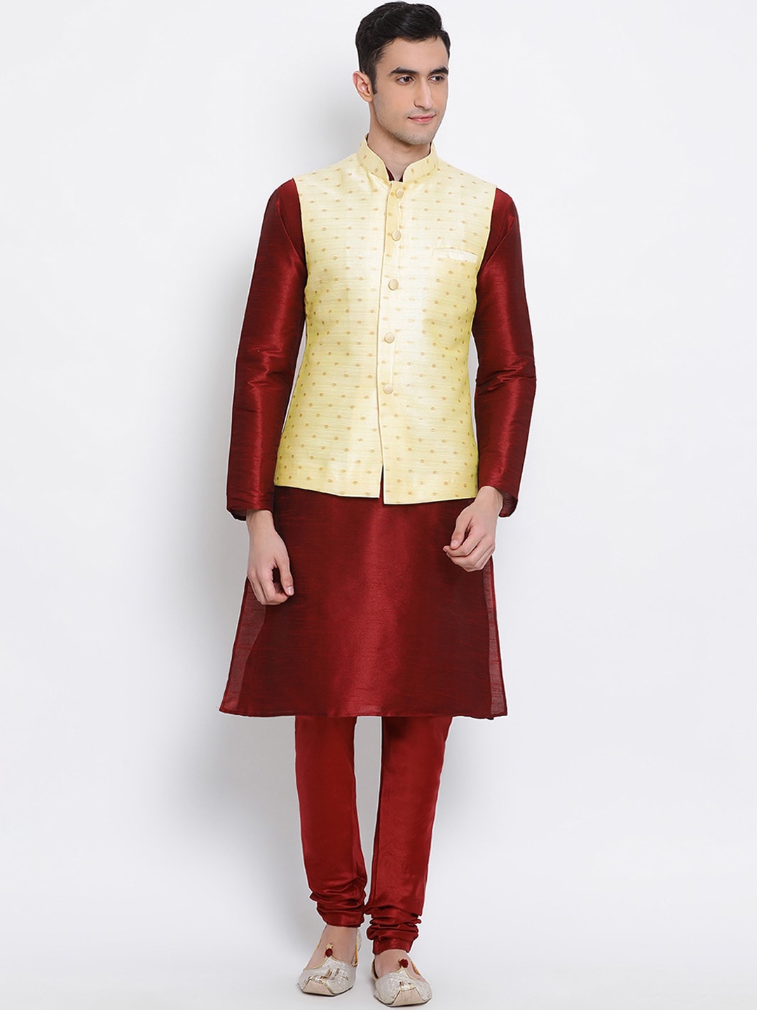 

Sanwara Men Maroon Solid Kurta with Pyjamas