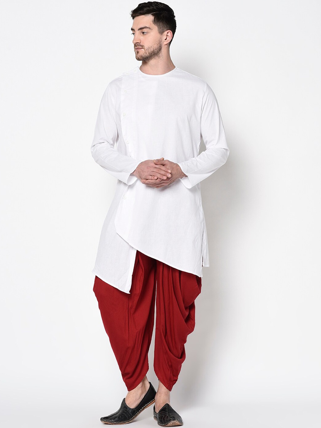

DEYANN Men White & Red Solid Kurta with Patiala