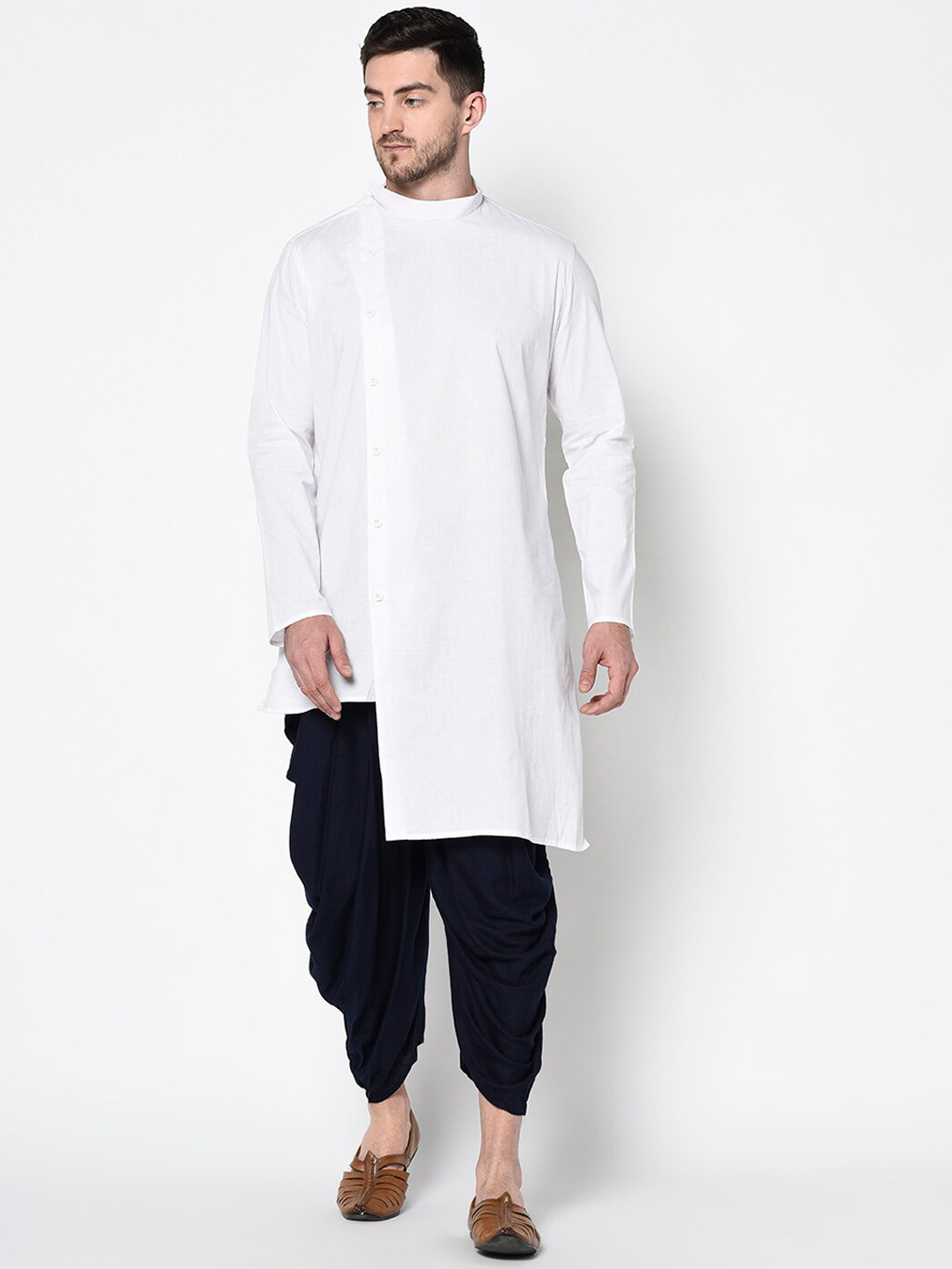 

DEYANN Men White & Blue Solid Kurta with Dhoti Pants