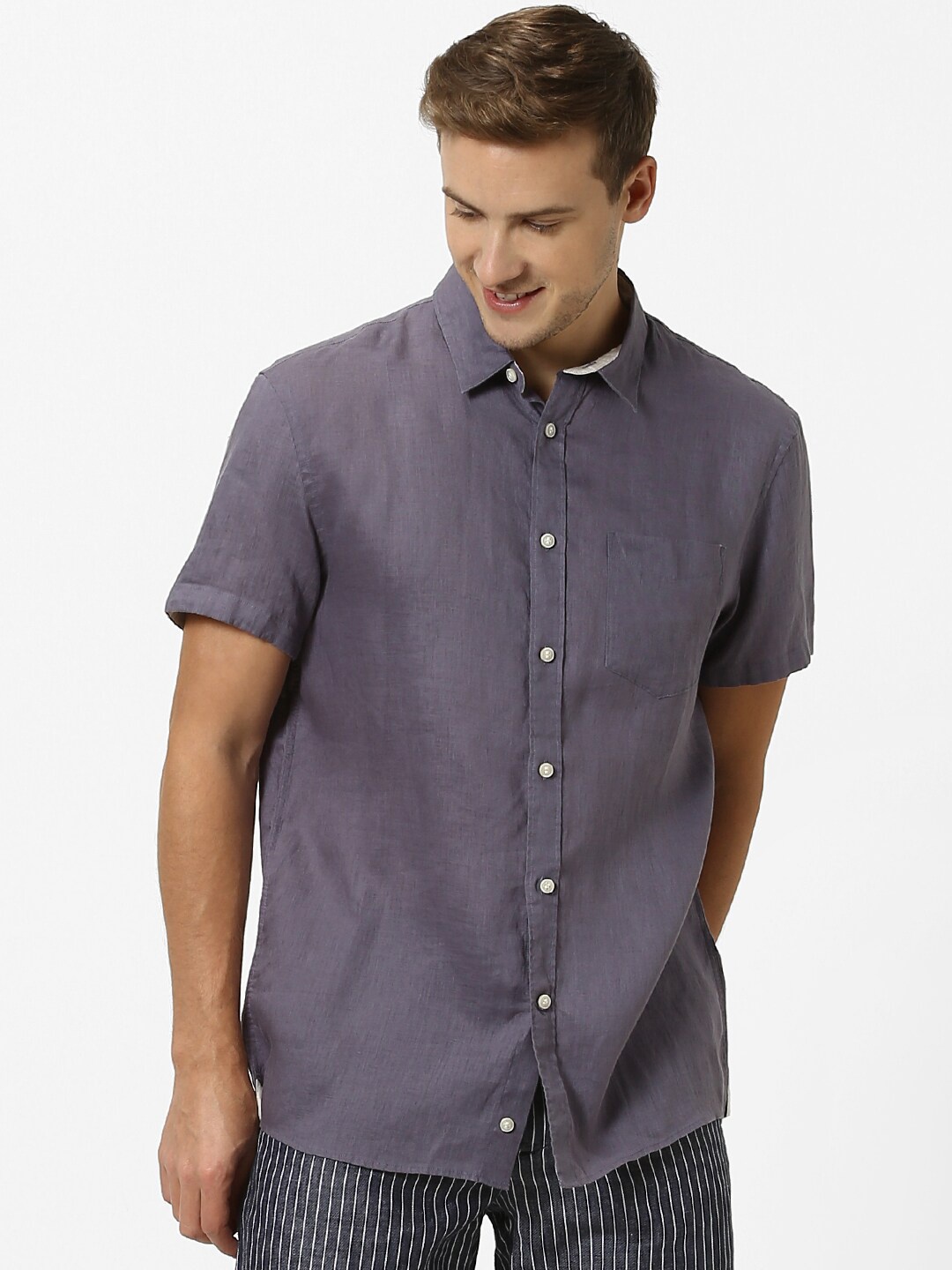 

Celio Men Grey Regular Fit Solid Casual Shirt