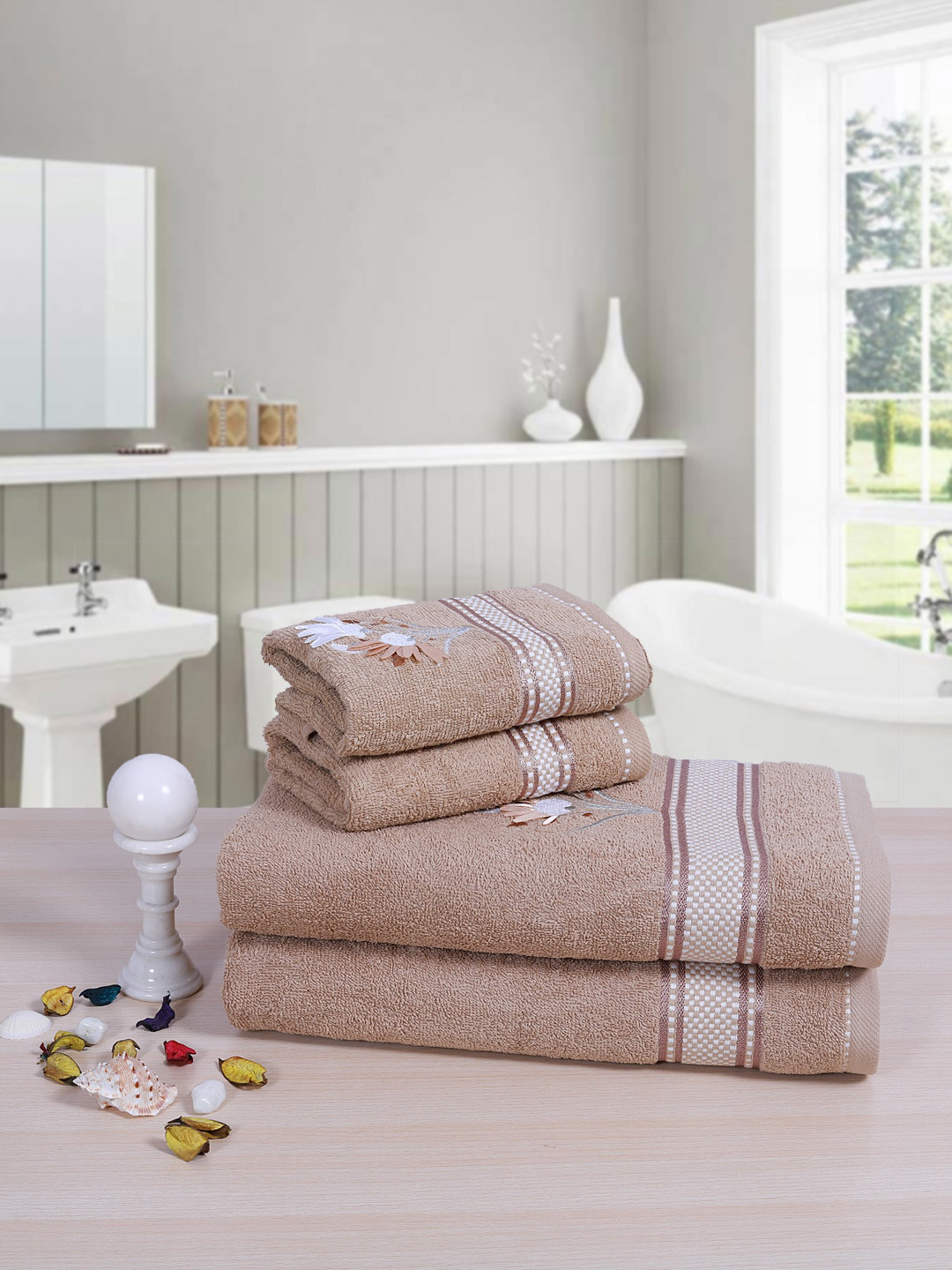 

RANGOLI Set Of 4 Beige Solid GSM 370 Towel Set
