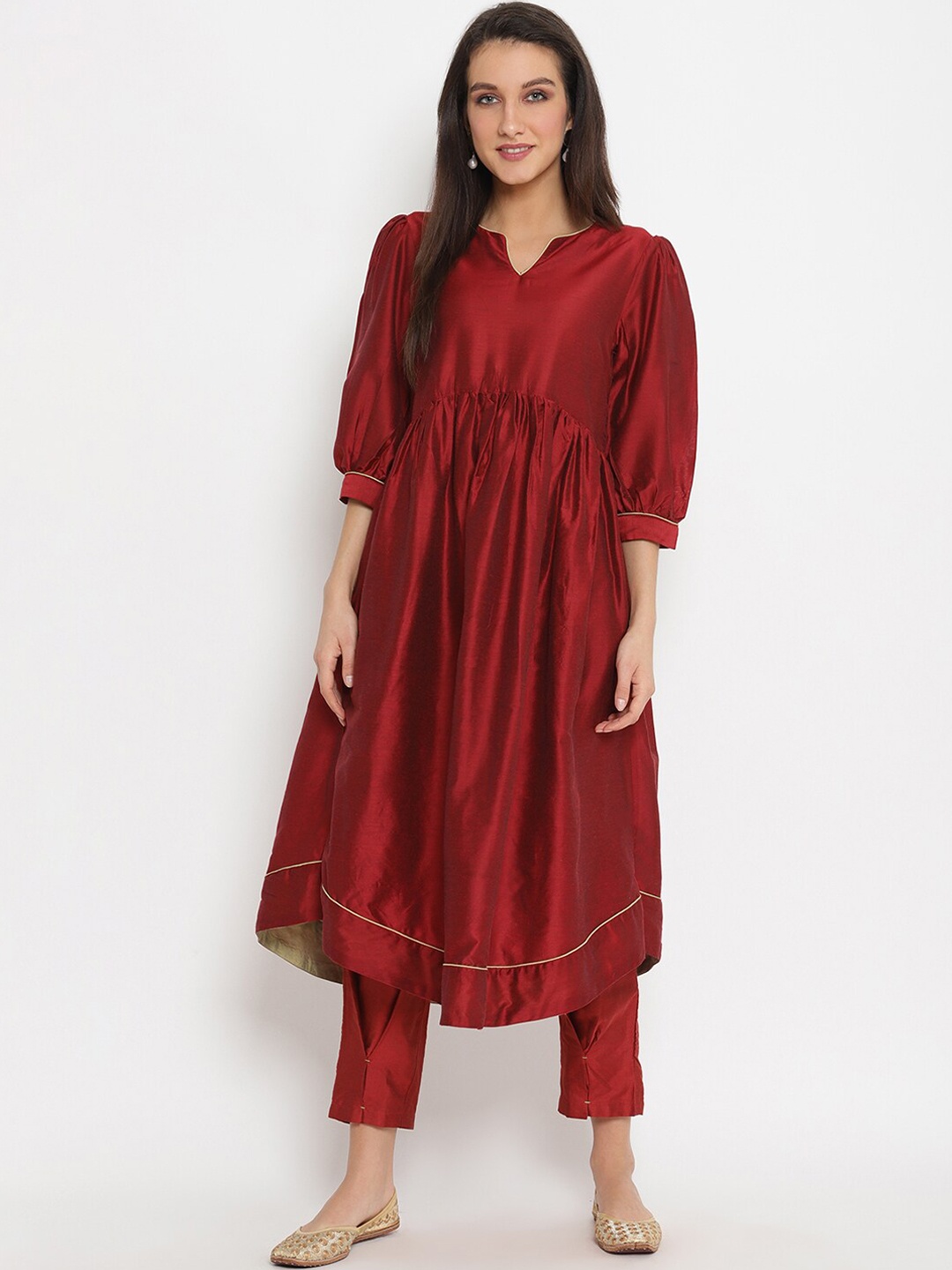 

Abhishti Women Maroon Solid Anarkali Kurta