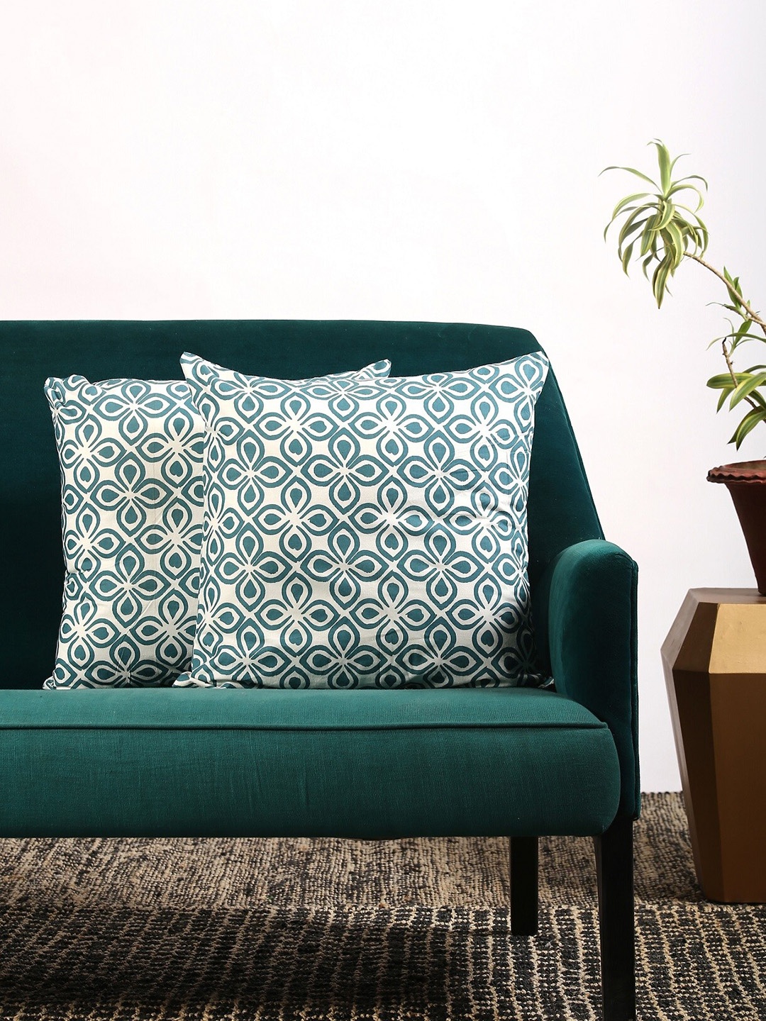 

Contrast Living Green & White Set of 2 Floral Square Cushion Covers