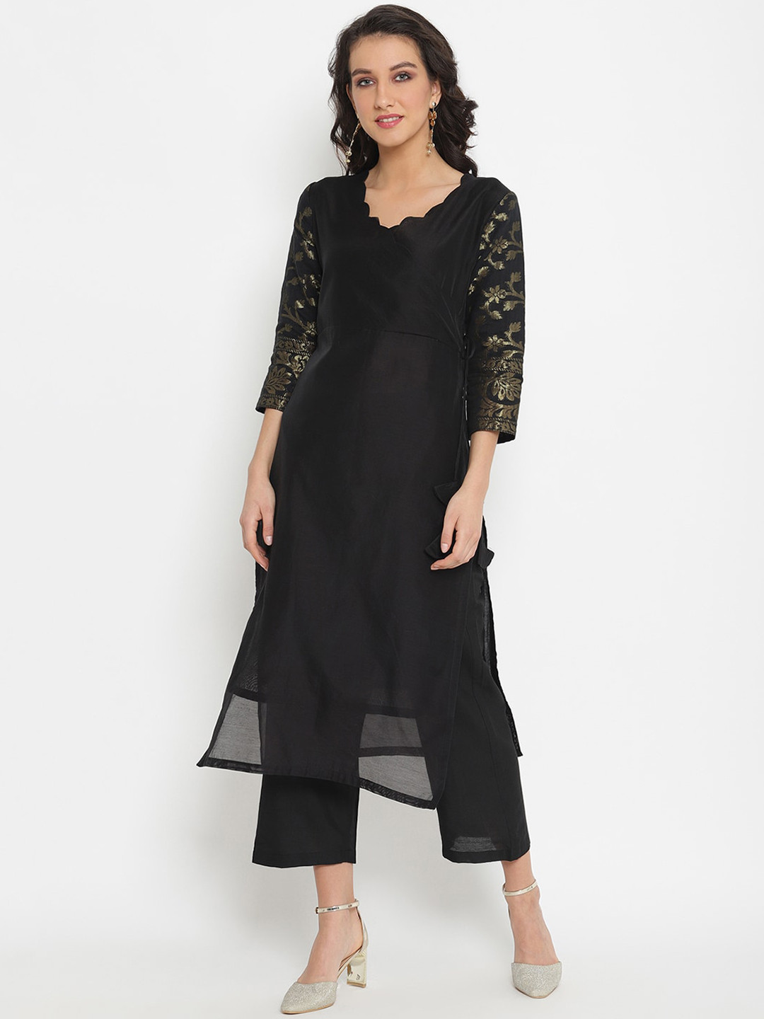 

Abhishti Women Black Solid A-Line Kurta