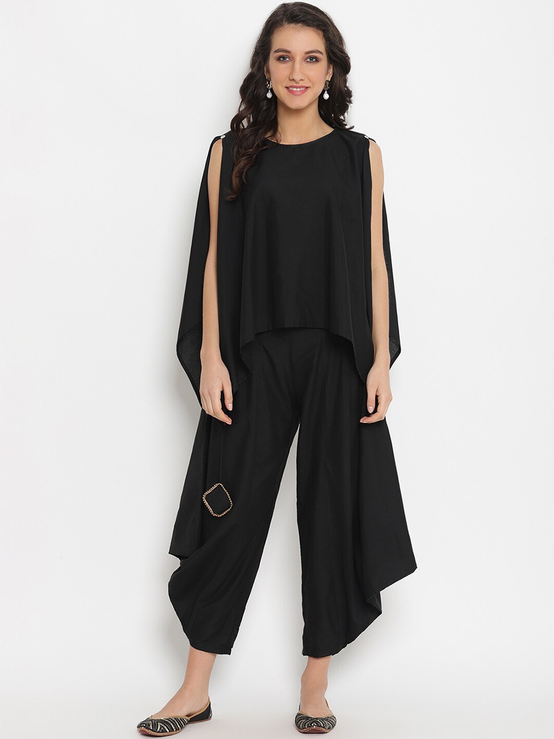 

Abhishti Women Black Solid A-Line Kurta