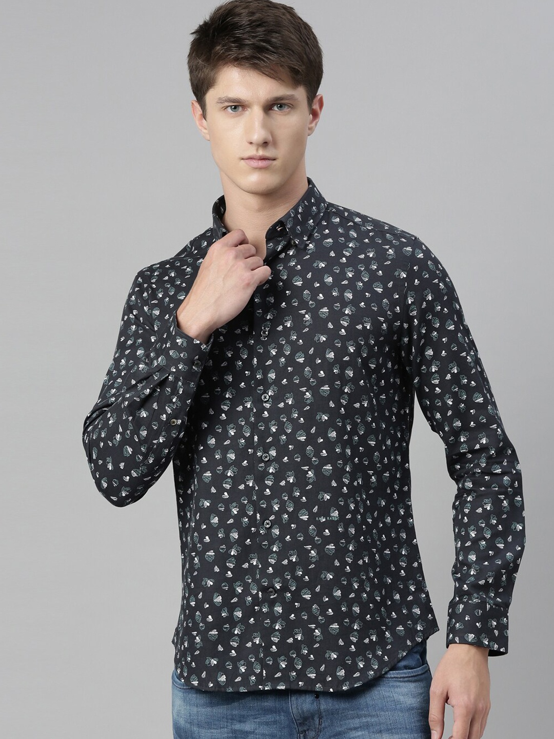 

RARE RABBIT Men Petal Regular Fit Printed Shirt, Black