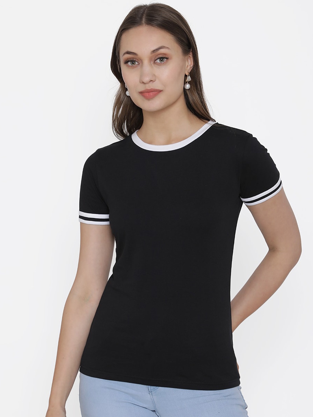 

DOOR74 Women Black Solid Round Neck T-shirt
