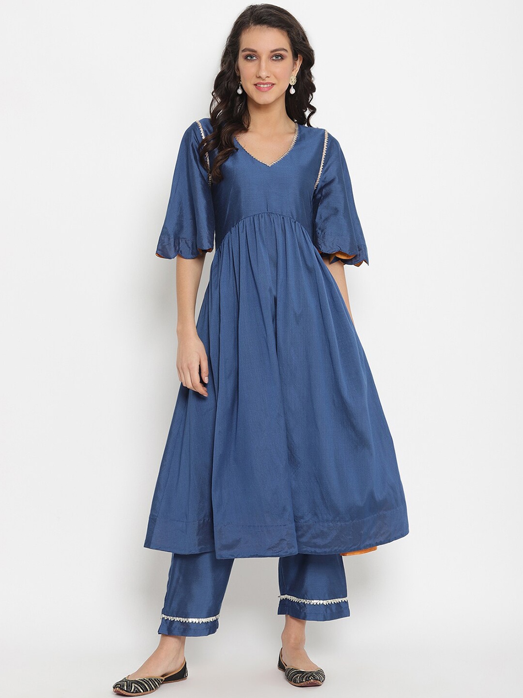 

Abhishti Cotton Silk Flared Sleeves Anarkali Kurta, Blue