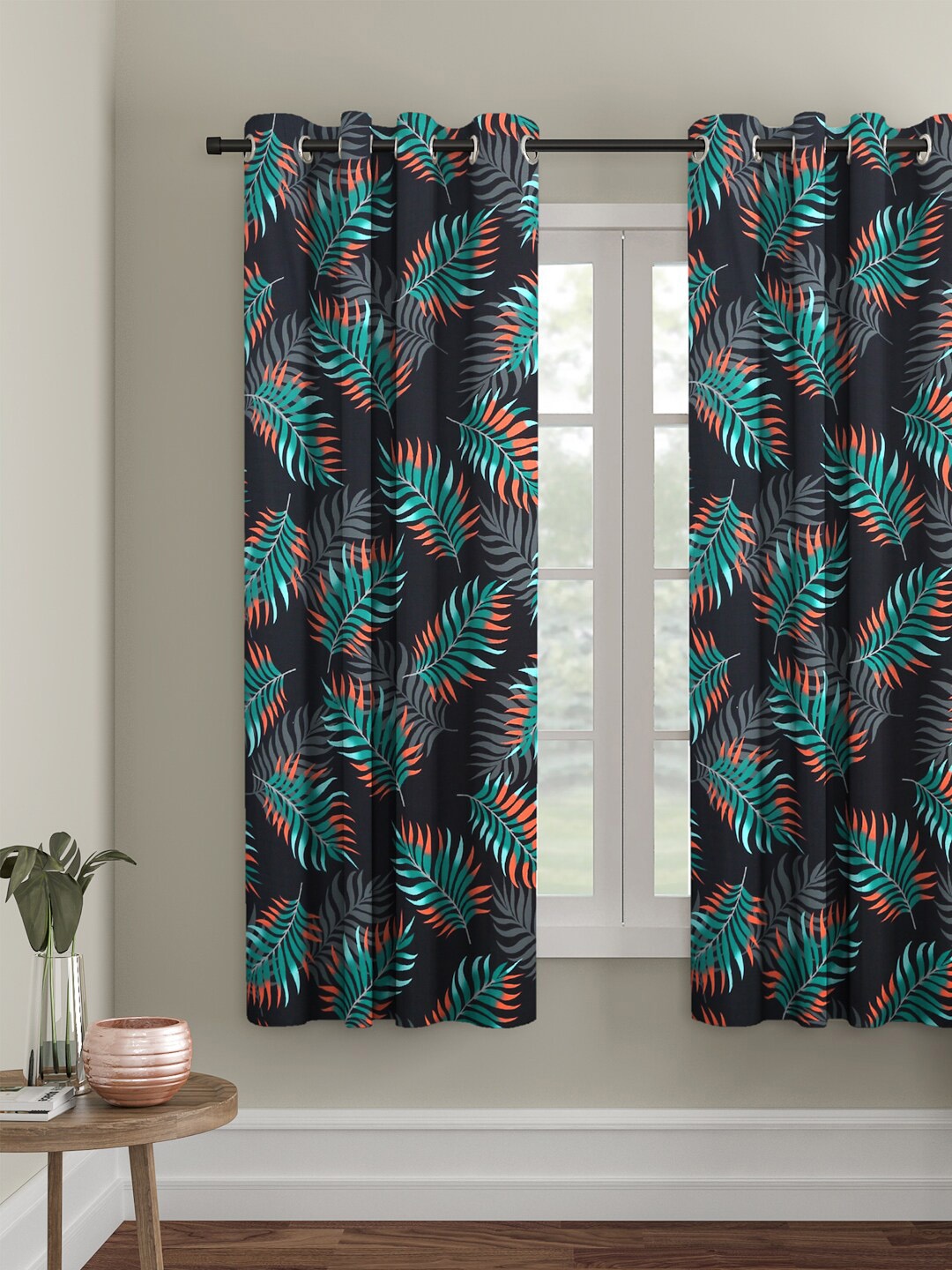 

Cortina Black & Green Single Printed Window Curtain