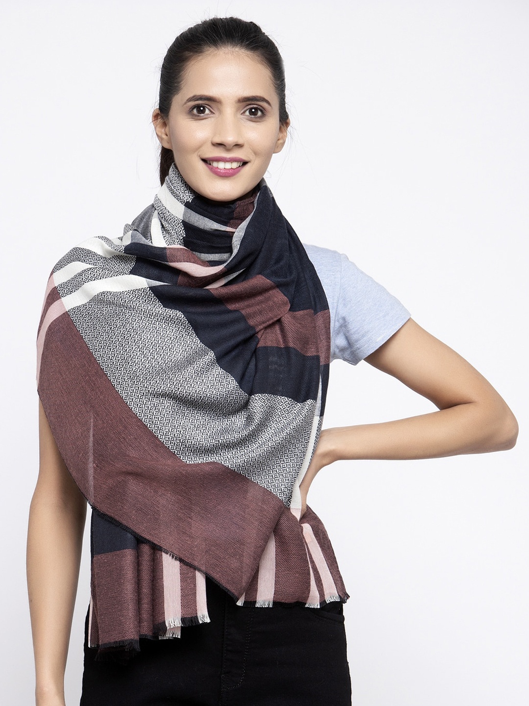 

Calvadoss Women Navy Blue & Brown Checked Premium Muffler